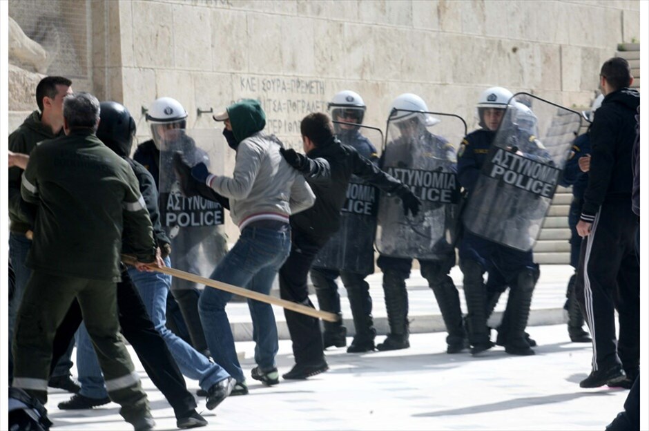 Eπεισόδια στο κέντρο της Αθήνας #8. | Φωτογραφίες: REUTERS, ICON PRESS,