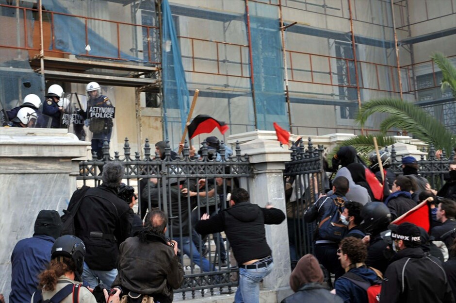 Eπεισόδια στο κέντρο της Αθήνας #12. | Φωτογραφίες: REUTERS, ICON PRESS,