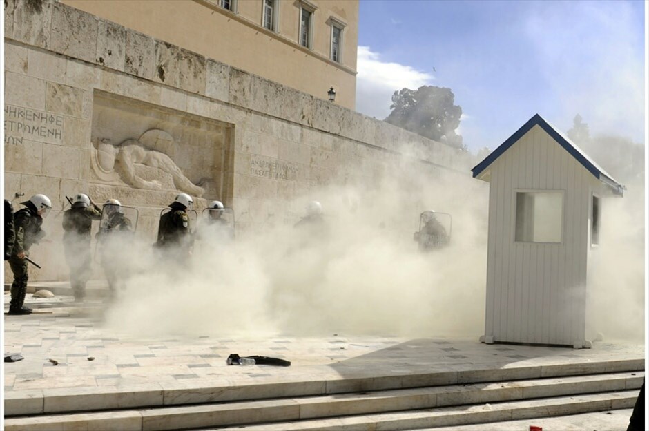 Eπεισόδια στο κέντρο της Αθήνας #14. | Φωτογραφίες: REUTERS, ICON PRESS, EUROKINISSI,