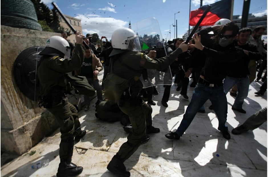 Eπεισόδια στο κέντρο της Αθήνας #16. | Φωτογραφίες: REUTERS,