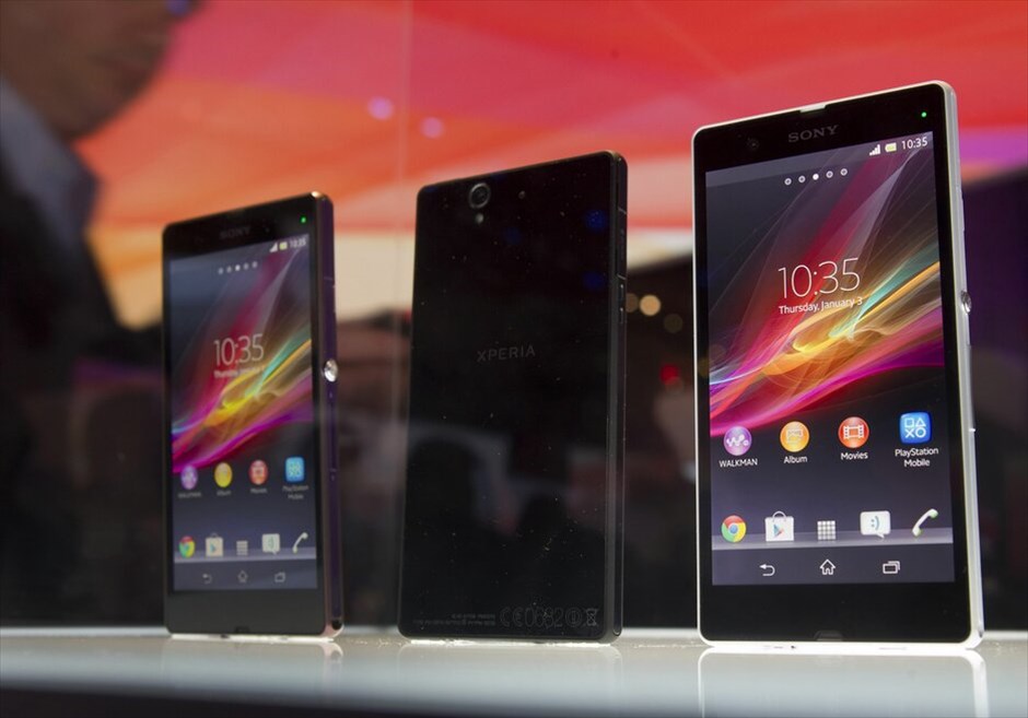 Η έκθεση CES 2013 #4. Κανένα φόβο για το νερό δεν θα έχουν οι χρήστες του Xperia Z που ανακοίνωσε η Sony στη CES στο Λας Βέγκας, καθώς η εταιρεία αρχίζει να ενσωματώνει τον «αδιάβροχο χαρακτήρα» και σε συσκευές που κυκλοφορούν στον υπόλοιπο κόσμο.