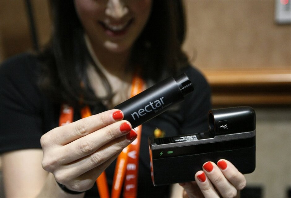 Η έκθεση CES 2013 #19. Ο φορτιστής κινητών τηλεφώνων Nectar κοστίζει ένα δολάριο ανά φόρτιση.