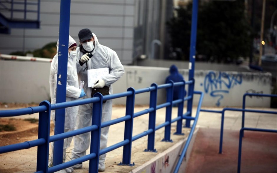 Επίθεση με καλάσνικοφ στα γραφεία της ΝΔ στη λεωφόρο Συγγρού . 