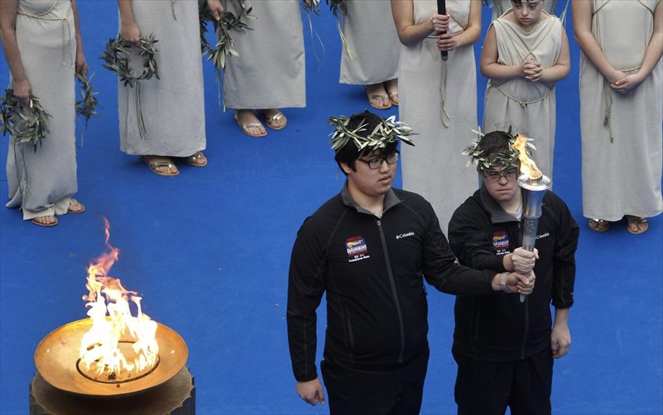 Special Olympics - Φλόγα για τους 10ους Παγκόσμιους Χειμερινούς Αγώνες το 2013 στη Νότια Κορέα. 
