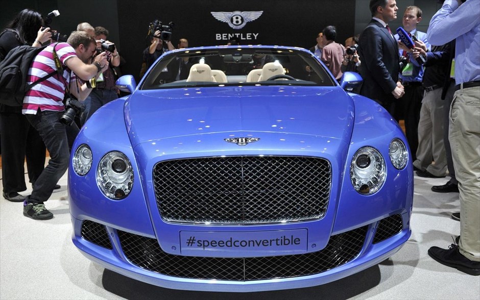 Detroit 2013 -Bentley Continental GT Speed Convertible #1. Η επίσημη παρουσίαση της νέας Continental GT Speed Convertible έγινε στο Ντιτρόιτ. Σύμφωνα με την Βρετανική εταιρεία πρόκειται για το ταχύτερο τετραθέσιο cabrio στον κόσμο. Διαθέτει twin-turbo δωδεκακύλινδρο κινητήρα σε διάταξη W, χωρητικότητας 6.000 κ.εκ. και ισχύος 625 ίππων με τη ροπή να φτάνει τα 800 Nm.