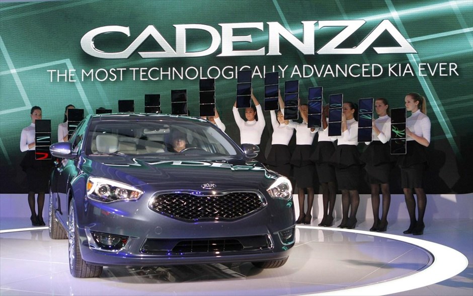 Detroit 2013 - KIA Cadenza . Πρώτη εμφάνιση για το KIA Cadenza που φέρει και τη νέα σχεδιαστική γρίλια της εταιρείας.