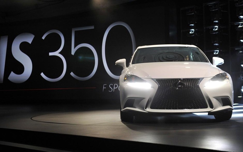 Detroti 2013 - Lexus IS 350 F Sport . Aποκάλυψη στο Ντιτρόιτ για τη νέα γενιά IS της Lexus. Το 350 F Sport είναι η πιο δυναμική έκδοση.