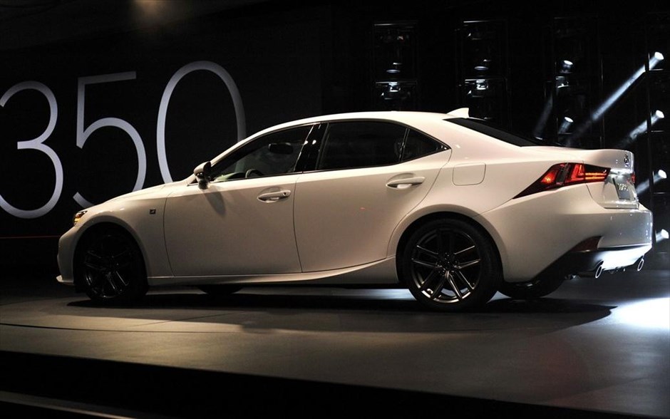 Detroti 2013 - Lexus IS 350 F Sport #2. Εντυπωσιακή η έκδοση F Sport.