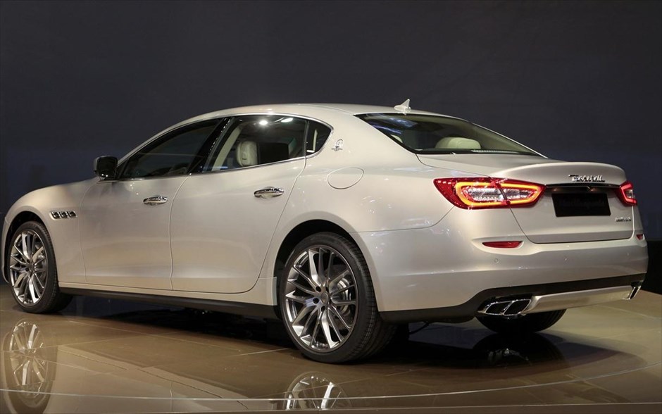 Detroit 2013 - Maserati Quattroporte. Παγκόσμια παρουσίαση στο Ντιτρόιτ για τη νέα Maserati Quattroporte. Το νέο τετράθυρο πολυτελές coupe είναι μεγαλύτερο σε διαστάσεις από την προκάτοχό του, αλλά ζυγίζει 100 κιλά λιγότερο.
