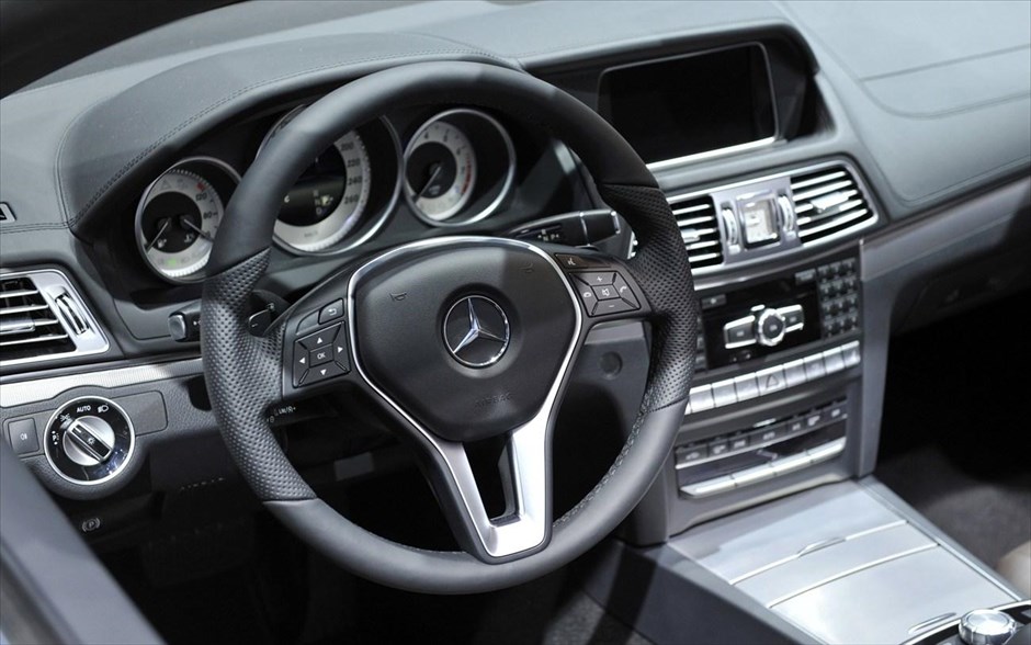 Detroit 2013 - Mercedes Benz E Class Cabriolet #2. Το εσωτερικό της Mercedes Benz E Class cabriolet.