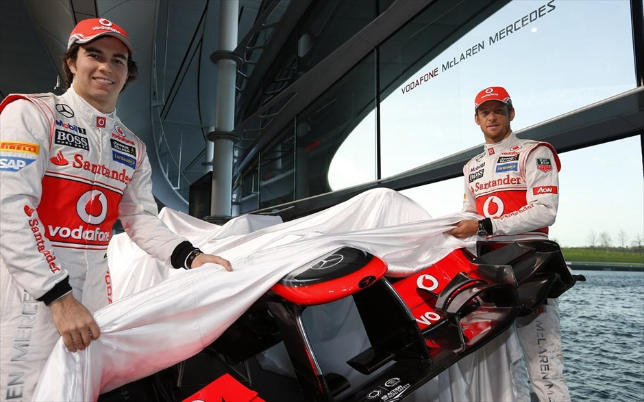 Formula 1 - McLaren - MP4-28 - p03. Οι δύο πιλότοι της McLaren, Σέρτζιο Πέρεθ (αριστερά) και Τζένσον Μπάτον.