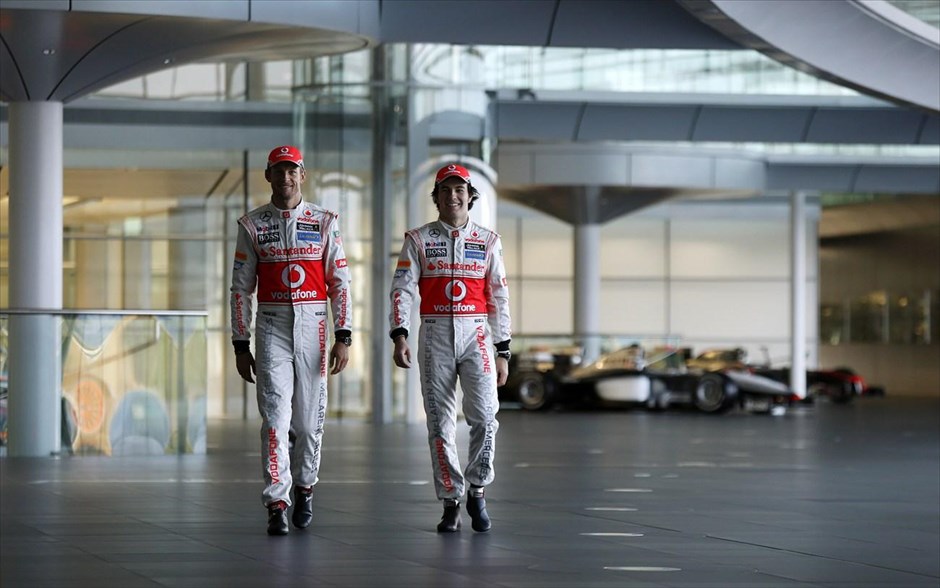 Formula 1 - McLaren - MP4-28 - p13. &nbsp;
Το νέο οδηγικό διδύμο της McLaren, Σέρτζιο Πέρεθ (δεξιά) και Τζένσον Μπάτον.
