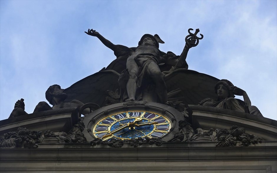 Νέα Υόρκη: Ενας αιώνας Grand Central #7. Το άγαλμα του Ερμή, πάνω από το ρολόι στην 42η λεωφόρο, στο σταθμό Grand Central, στη Νέα Υόρκη.