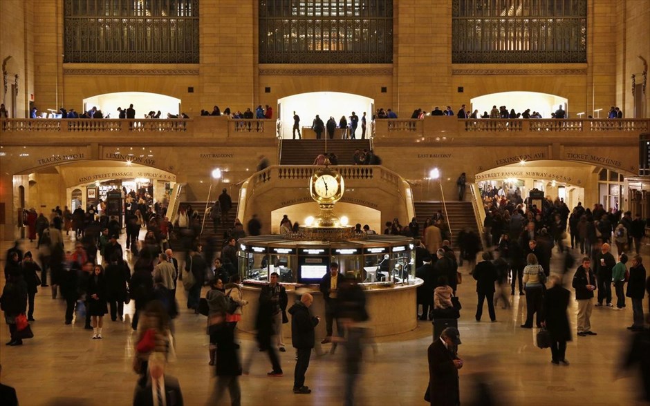 Νέα Υόρκη: Ενας αιώνας Grand Central #11. Κόσμος πηγαινοέρχεται στο σταθμό του Grand Central στη Νέα Υόρκη.