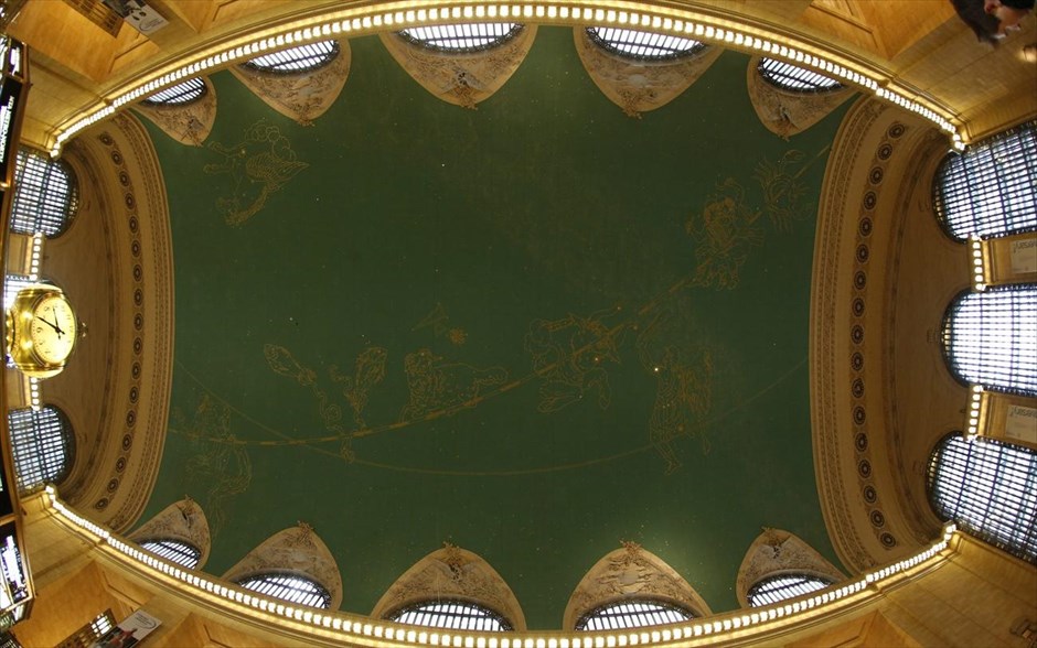 Νέα Υόρκη: Ενας αιώνας Grand Central #16. Η οροφή της κύριας αιθουσας του τερματικού σταθμού Grand Central της Νέας Υόρκης.