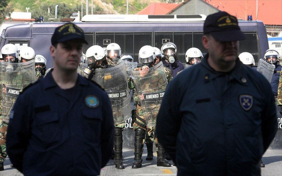 Πορεία διαμαρτυρίας ναυτεργατών στο λιμάνι του Πειραιά #29. 