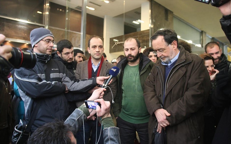 Κατάληψη στο γραφείο του Γιώργου Μέργου από μέλη του ΣΥΡΙΖΑ #3. Κατάληψη στο γραφείο του Γιώργου Μέργου από μέλη του ΣΥΡΙΖΑ