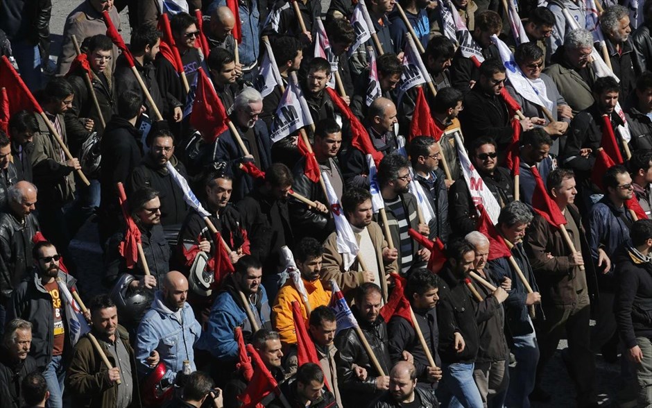 Συγκέντρωση ΠΑΜΕ στην Ομόνοια #16. Συγκέντρωση του ΠΑΜΕ στη πλατεία Ομόνοιας και πορεία προς το Σύνταγμα.