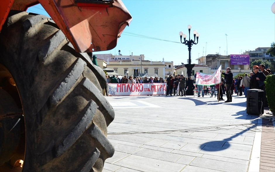 Αργος - Απεργιακές κινητοποιήσεις του ΠΑΜΕ #15. Αγρότες κάνουν πορεία με τα τρακτέρ τους στο συλλαλητήριο των Αγροτών, την Τετάρτη 20 Φεβρουαρίου 2013, στο Άργος. Απεργιακές κινητοποιήσεις των ΠΑΜΕ και ΠΑΣΥ στην πλατεία του Αγίου Πέτρου της πόλης.