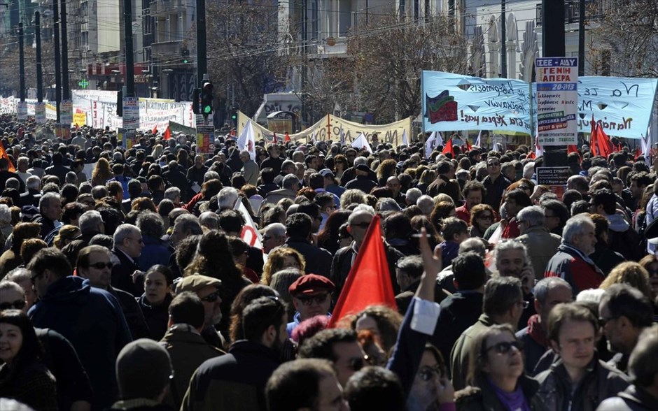 Απεργία ΓΣΕΕ-ΑΔΕΔΥ - συγκέντρωση στο Πεδίον του Αρεως και πορεία #42. Συγκέντρωση της ΓΣΕΕ - ΑΔΕΔΥ στο Πεδίον του Αρεως και πορεία προς την πλατεία Συντάγματος.