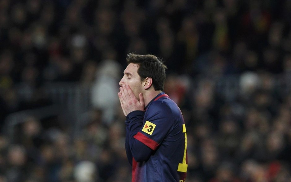 Στο τελικό του Κυπέλλου Ισπανίας η Ρεάλ. Ο Λιονέλ Μέσι αντιδρά μετά από μια χαμένη ευκαιρία στον ημιτελικό αγώνα για το Κύπελλο Ισπανίας κόντρα στη Ρεάλ Μαδρίτης. Η Ρεάλ προκρίθηκε στον τελικό παίρνοντας περήφανή νίκη μέσα στο «Καμπ Νου» με σκορ 3-1.