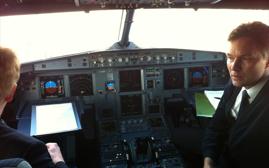 Lufthansa -  το πρώτο Airbus A320 με φτερά «sharklets». Πιλότοι της Lufthansa παρέλαβαν πρόσφατα στο Αμβούργο Finkenwerder, το πρώτο Airbus A320 της αεροπορικής εταιρείας, το οποίο είναι εξοπλισμένο με ακροπτερύγια, εκτεταμένα κατά 2,4 μέτρα.
