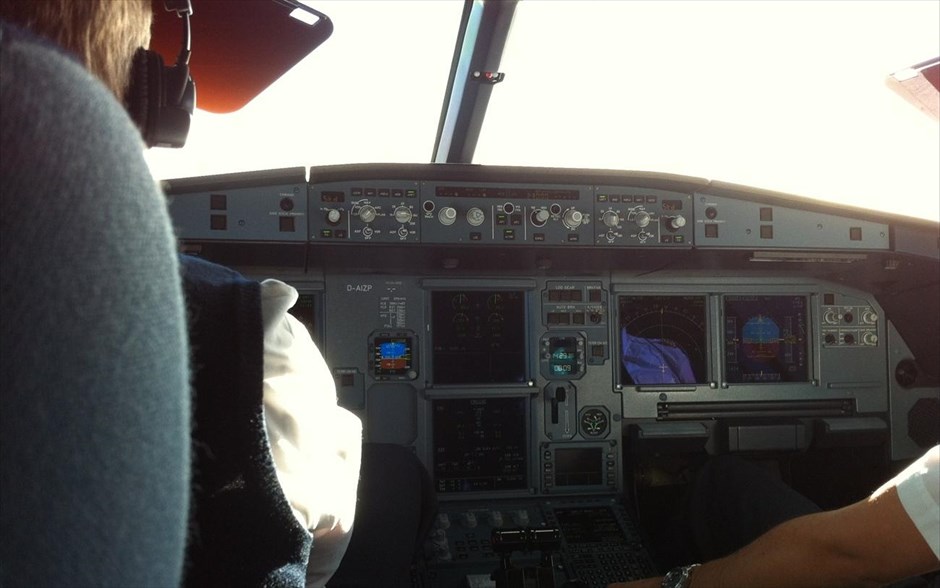 Lufthansa -  το πρώτο Airbus A320 με φτερά «sharklets». Πιλότοι της Lufthansa παρέλαβαν πρόσφατα στο Αμβούργο Finkenwerder, το πρώτο Airbus A320 της αεροπορικής εταιρείας, το οποίο είναι εξοπλισμένο με ακροπτερύγια, εκτεταμένα κατά 2,4 μέτρα.