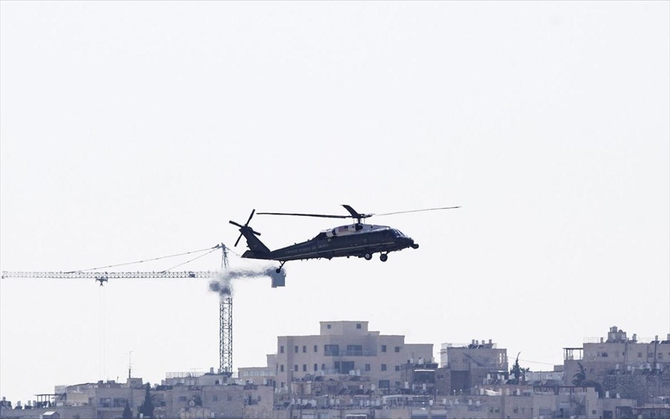 Αφιξη Ομπάμα στο Ισραήλ. Το προεδρικό ελικόπτερο, μέρος της αποστολής που συνοδεύει τον αμερικανό πρόεδρο Μπαράκ Ομπάμα, πετάει πάνω από την Ιερουσαλήμ.
