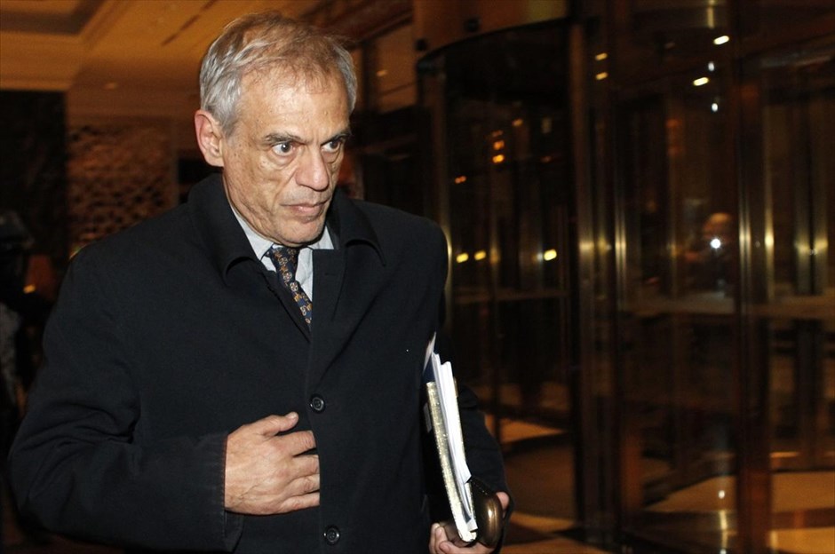 Αναχώρησε από τη Μόσχα ο Μιχάλης Σαρρής. Η Κύπρος δεν ζήτησε νέο ρωσικό δάνειο, αλλά υπέβαλε προτάσεις για επενδύσεις ρωσικών εταιρειών σε κυπριακές εταιρείες ή χρεόγραφα με αντάλλαγμα μελλοντικά έσοδα από την εκμετάλλευση των κοιτασμάτων του κυπριακού φυσικού αερίου, δήλωσε στο ΑΠΕ-ΜΠΕ ο Κύπριος υπουργός Οικονομικών Μιχάλης Σαρρής καθ