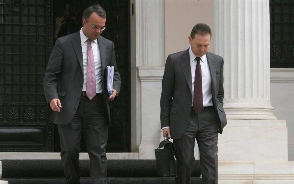 Γ. Στουρνάρας: Σημαντική πρόοδος υπάρχει στις διαπραγματεύσεις. Για σημαντική πρόοδο σε όλα τα επίπεδα των διαπραγματεύσεων, έκανε λόγο ο Γιάννης Στουρνάρας, βγαίνοντας από το Μέγαρο Μαξίμου, όπου νωρίτερα έγινε η συνάντηση του πρωθυπουργού, Αντ. Σαμαρά, με τα μέλη της τρόικας. Ο υπουργός Οικονομικών παραδέχθηκε, ωστόσο, πως υπάρχουν ακόμα πολλά ανοικτά ζητήματα.
