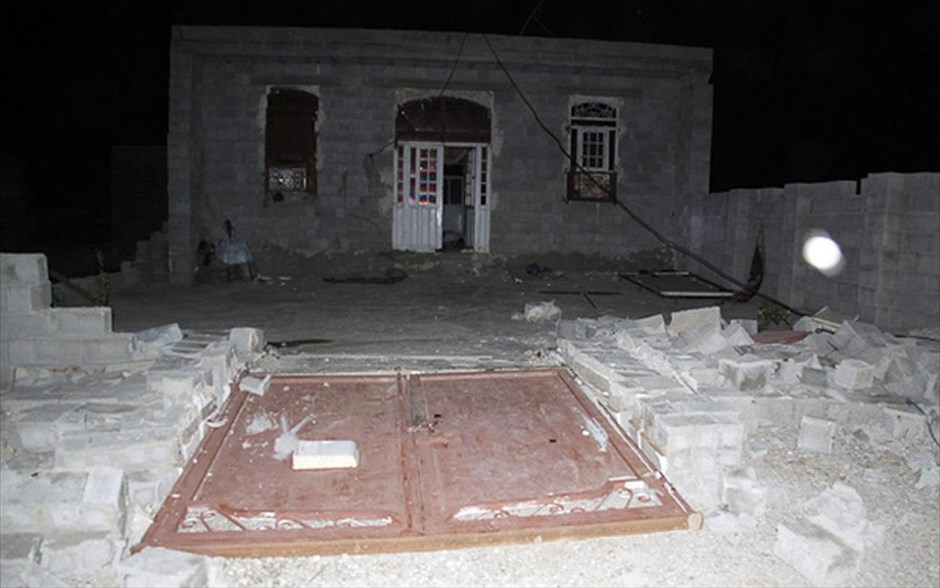 Σεισμός στο Ιράν #17. Σχεδόν 800 σπίτια καταστράφηκαν από το σεισμό.