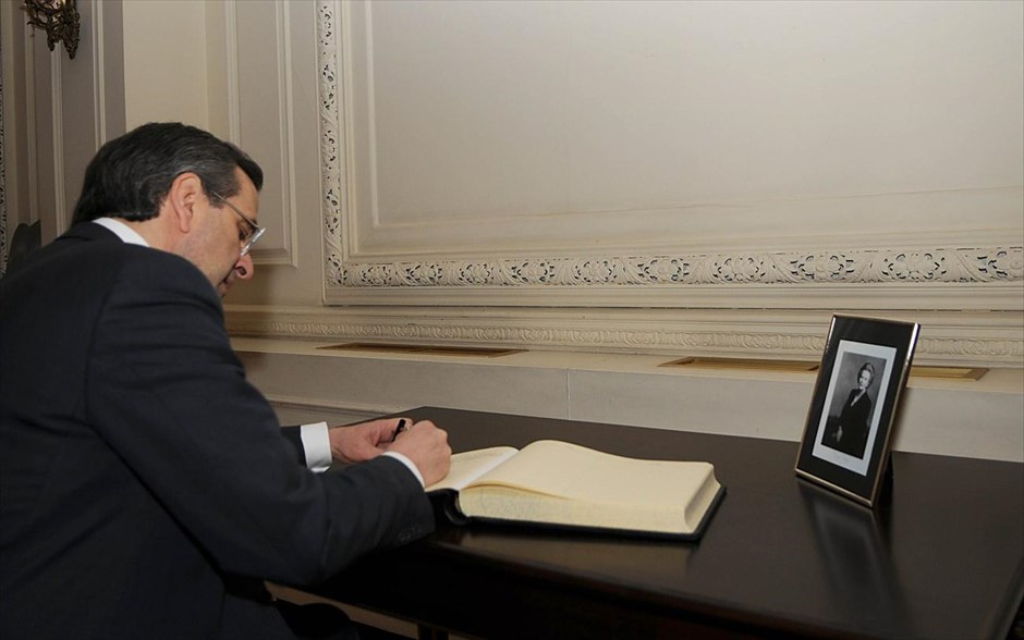 Το βιβλίο συλληπητηρίων για την Μ. Θάτσερ υπέγραψε ο πρωθυπουργός Αντ. Σαμαράς. Το βιβλίο συλληπητηρίων για την Μ. Θάτσερ υπέγραψε την Παρασκευή 12 Απριλίου 2013, ο πρωθυπουργός Αντ. Σαμαράς.
