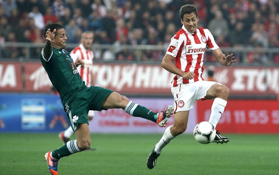 Ολυμπιακός – Παναθηναϊκός, Superleague - 29η αγωνιστική. Στιγμιότυπο από το «ντέρμπι των αιωνίων.