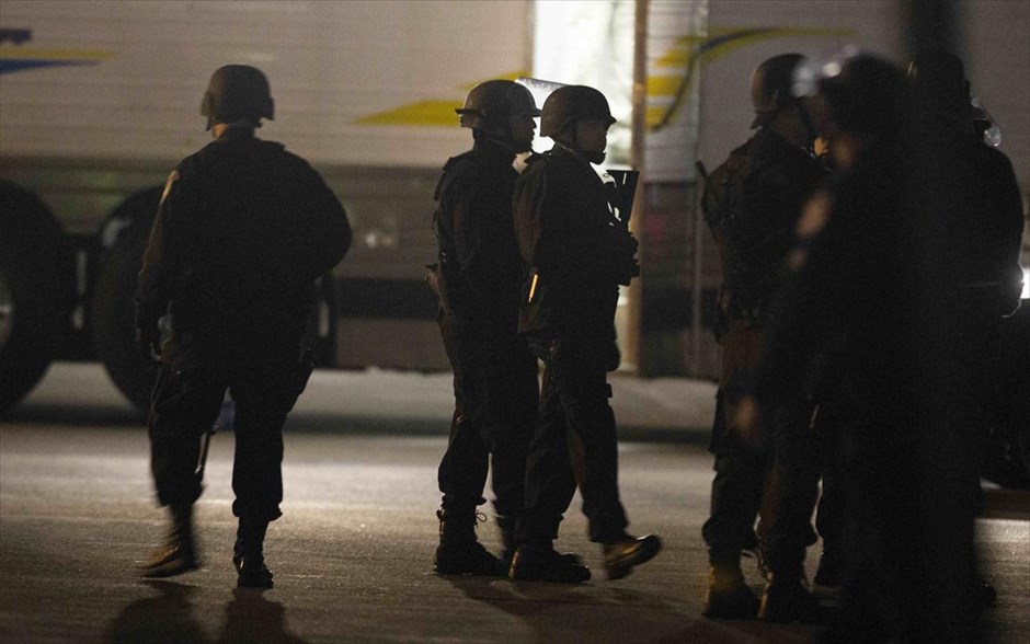 Βοστόνη: Νεκρός ο ένας ύποπτος . Ο αρχηγός της αστυνομίας της Βοστόνης επιβεβαίωσε τον θάνατο του ατόμου που συνελήφθη ως ύποπτος για τις επιθέσεις στον Μαραθώνιο της Βοστόνης.