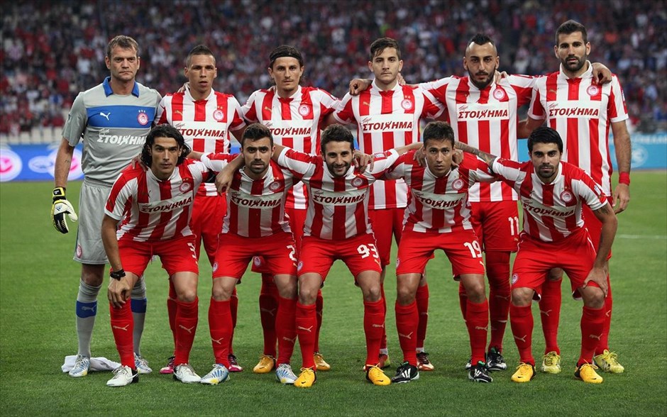 Τελικός #3. Οι παίκτες του Ολυμπιακού σε αναμνηστική φωτογραφία