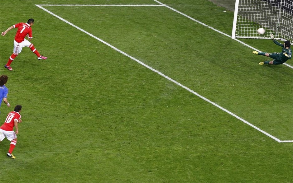 Europa League - Τσέλσι - Μπενφίκα. Ο Καρντόσο κάνει το 1-1 με πέναλτι.