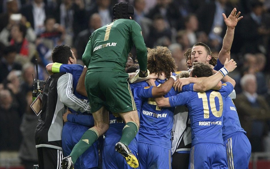 Europa League - Τσέλσι - Μπενφίκα. Οι παίκτες της Τσέλσι πανηγυρίζουν την κατάκτηση του Γιουρόπα Λιγκ.