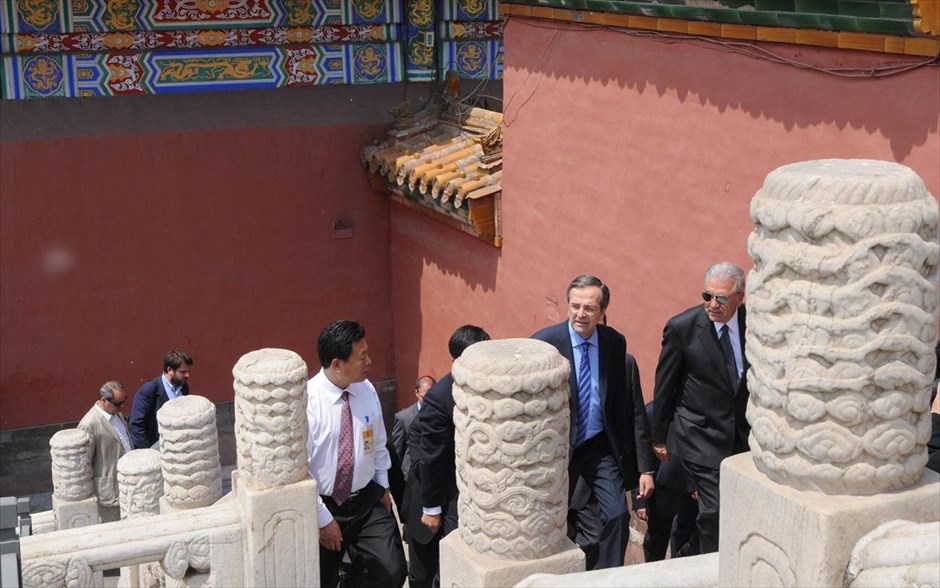 Επίσκεψη του πρωθυπουργού στην Κίνα #7. Ο πρωθυπουργός Αντώνης Σαμαράς ξεναγήθηκε ιδιωτικά στην Απαγορευμένη Πόλη στο Πεκίνο, η οποία «απαγορεύτηκε» για τους τουρίστες.