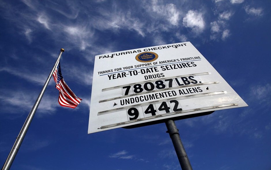 Ταξίδι  στη «νεκρή» ζώνη ΗΠΑ - Μεξικό #12. Πινακίδα στο σημείο ελέγχου της συνοριοφυλακής των ΗΠΑ στη Φαρφούριας του Τέξας.