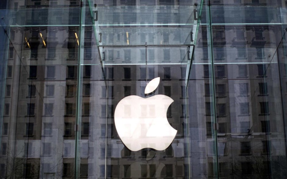 Το Κογκρέσο κατηγορεί την Apple για φοροαποφυγή. Το Κογκρέσο κατηγόρησε τη Δευτέρα την αμερικανική τεχνολογική εταιρεία Apple για αποφυγή πληρωμής φόρων σε όλο τον κόσμο, ύψους πολλών δισεκατομμυρίων δολαρίων, χρησιμοποιώντας «παράθυρα» της νομοθεσίας και θυγατρικές εταιρείες στην Ιρλανδία που δεν είναι καταγεγραμμένες ως φορολογικοί κάτοικοι σε καμία χώρα, αναφέρει δημοσίευμα της εφημερίδας Financial Times.