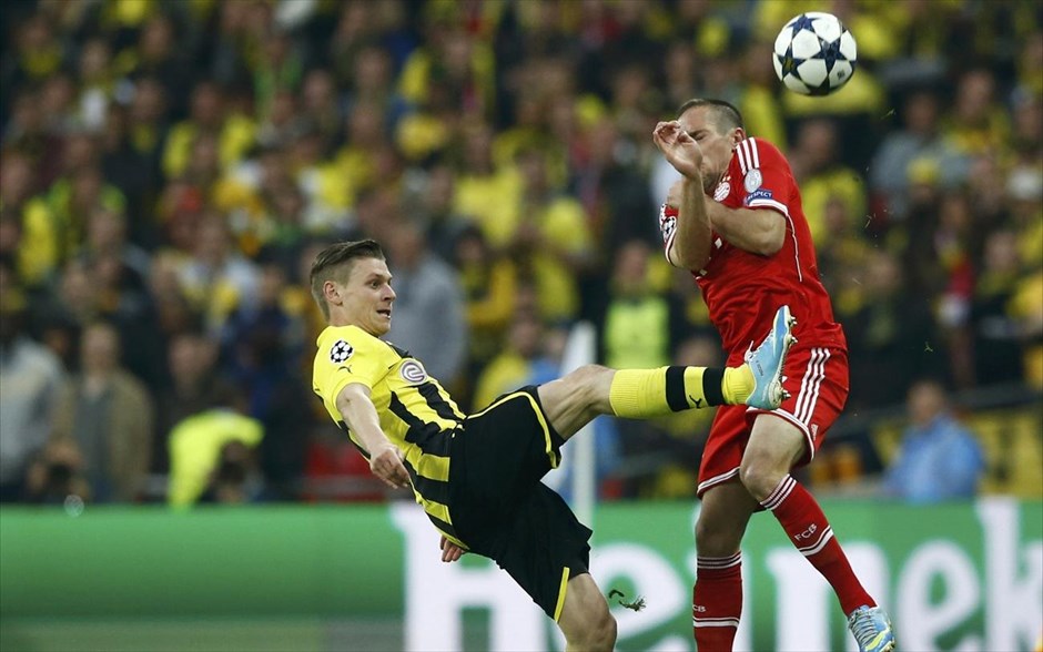 Τελικός Champions League: Εικόνες από τον αγώνα #37. Μαρκάρισμα του Λούκας Πίζτσεκ στον Φρανκ Ριμπερί κατά τη διάρκεια του αγώνα.