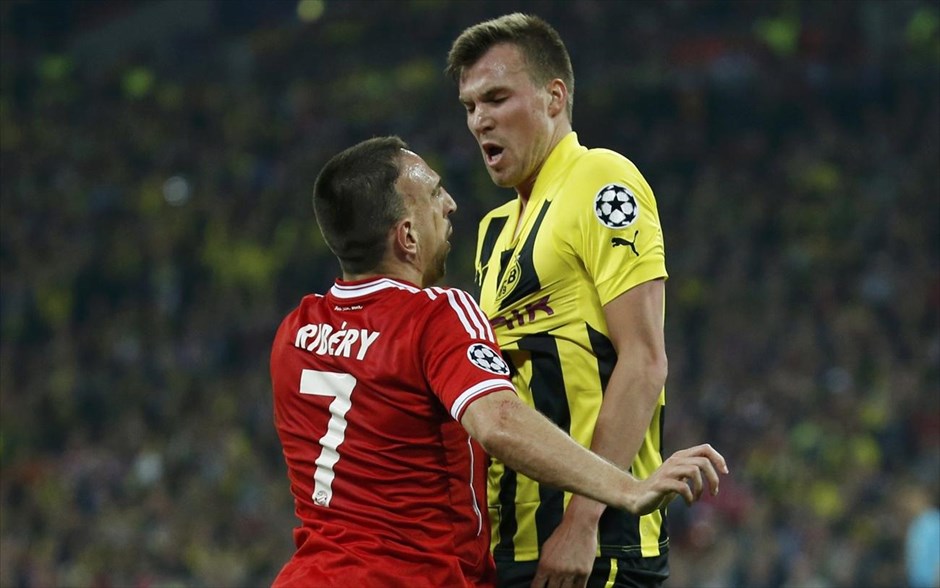 Τελικός Champions League: Εικόνες από τον αγώνα #53. Σύγκρουση των Κέβιν Γκροσκρόιτς και Φραν Ριμπερί κατά τη διάρκεια του αγώνα.