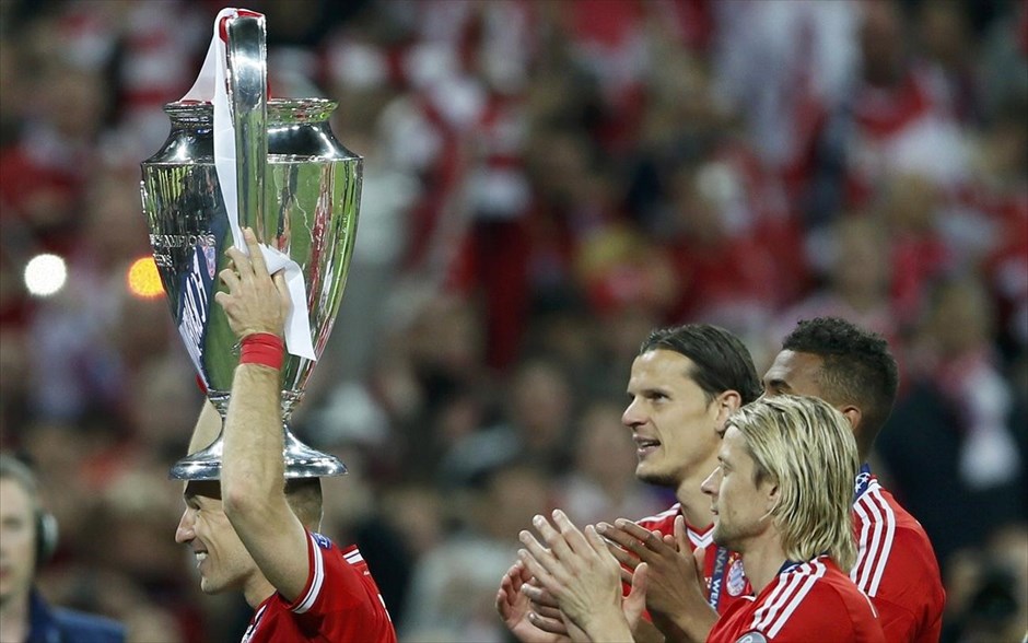 Τελικός Champions League: Πανηγυρισμοί και απονομή #26. Ο Αριεν Ρόμπεν πανηγυρίζει.