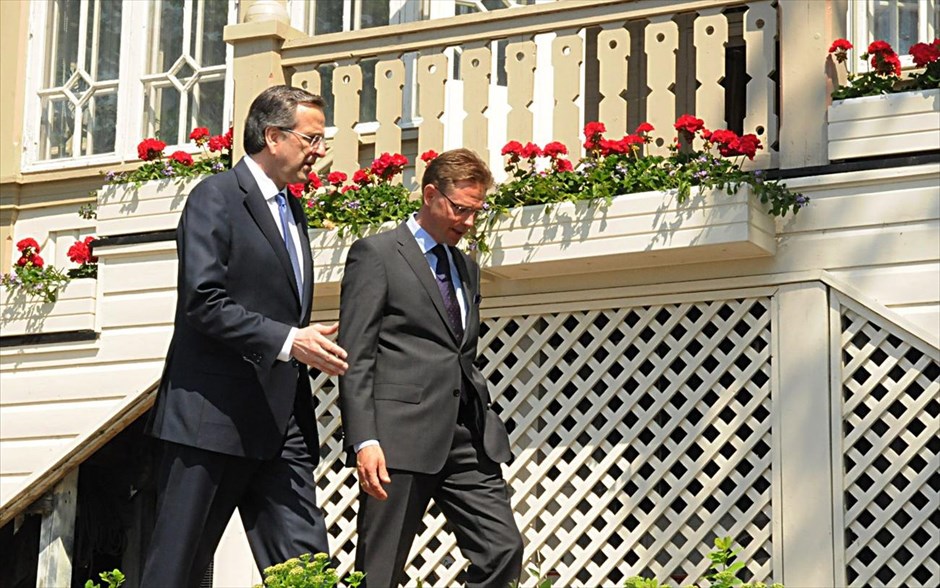 Συνάντηση Σαμαρά – Καϊτάνεν. Ο πρωθυπουργός Αντώνης Σαμαράς συναντήθηκε με τον Φιλανδό ομόλογό του Γίρκι Καϊτάνεν στο Ελσίνκι. Ο έλληνας πρωθυπουργός πραγματοποιεί διήμερη επίσκεψη στην Φιλανδία.