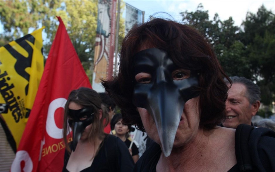 Alter Summit. Διαδηλωτές παίρνουν μέρος στη μεγάλη πανευρωπαϊκή διαδήλωση στην Αθήνα, στο πλαίσιο της εναλλακτικής συνόδου των ευρωπαϊκών κινημάτων και συνδικάτων (Alter Summit) με θέμα την αντίσταση στα μέτρα λιτότητας και στη φασιστική απειλή με σημείο συγκέντρωσης το Μουσείο και κατάληξη στο Σύνταγμα.