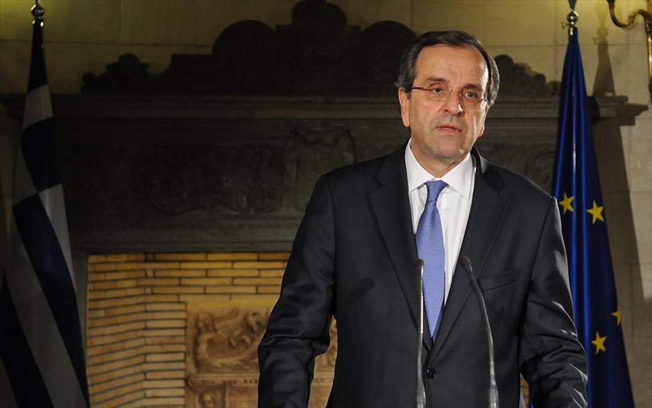 Διάγγελμα του Πρωθυπουργού Αντώνη Σαμαρά - Αρχείου. Δεν θα επιστρέψουμε στο αμαρτωλό παρελθόν, τόνισε σε διάγγελμά του ο πρωθυπουργός Αντώνης Σαμαράς, μετά τη σύσκεψη των πολιτικών αρχηγών στο Μέγαρο Μαξίμου, σημειώνοντας παράλληλα πως προέχει να συνεχιστεί το έργο της κυβέρνησης, να βγούμε από την κρίση και να πιάσουν τόπο οι θυσίες του ελληνικού λαού. Οι μεταρρυθμίσεις, υπογράμμισε, δεν μπορούν να προχωρήσουν με στασιμότητα και επαναλαμβάνοντας τα λάθη του παρελθόντος, αλλά με «άλματα προς τα μπρος».