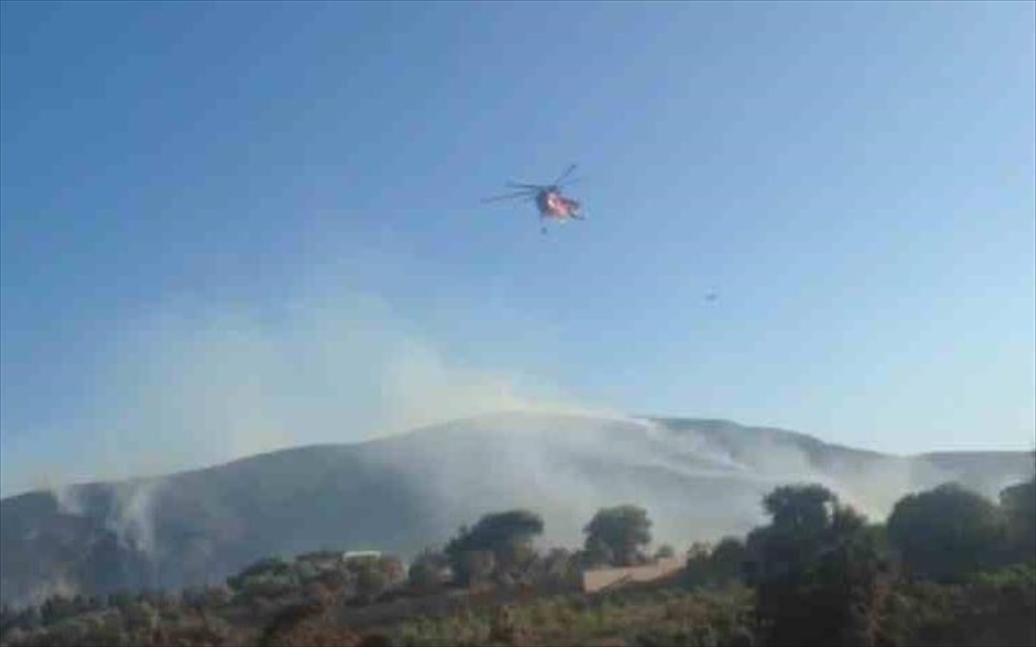 Πυρκαγιά στο Μαρκόπουλο. Μαίνεται μεγάλη πυρκαγιά στο Μαρκόπουλο.
