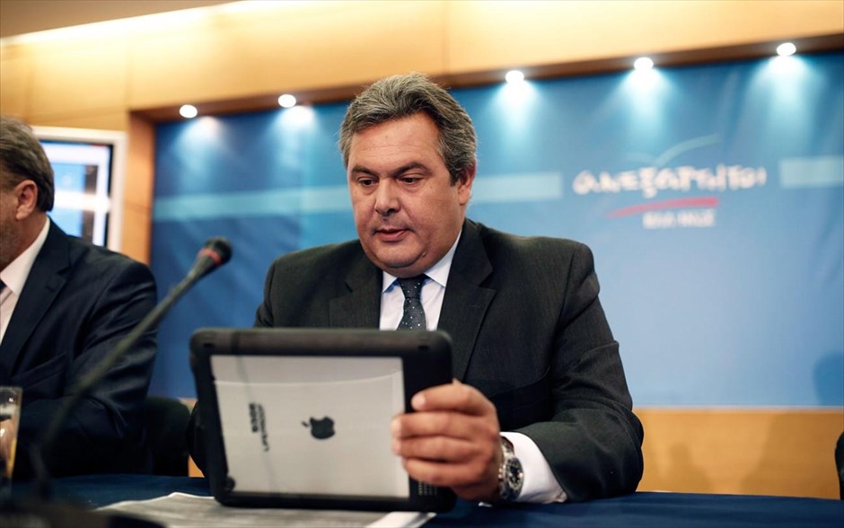 Ο Πάνος Καμμένος στην 78η ΔΕΘ. Το ενδεχόμενο σύγκλισης των Ανεξάρτητων Ελλήνων μετεκλογικά με μνημονιακά κόμματα απέκλεισε ο Πάνος Καμμένος, κατά τη συνέντευξη Τύπου που παραχώρησε στο πλαίσιο της 78ης ΔΕΘ, ξεκαθαρίζοντας ότι δεν υπάρχει καμιά τέτοια πιθανότητα.