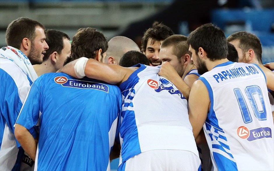 Ευρωμπάσκετ 2013: Ελλάδα - Ισπανία 79-75. Οι παίκτες την Εθνικής πανηγυρίζουν για την νίκη τους.