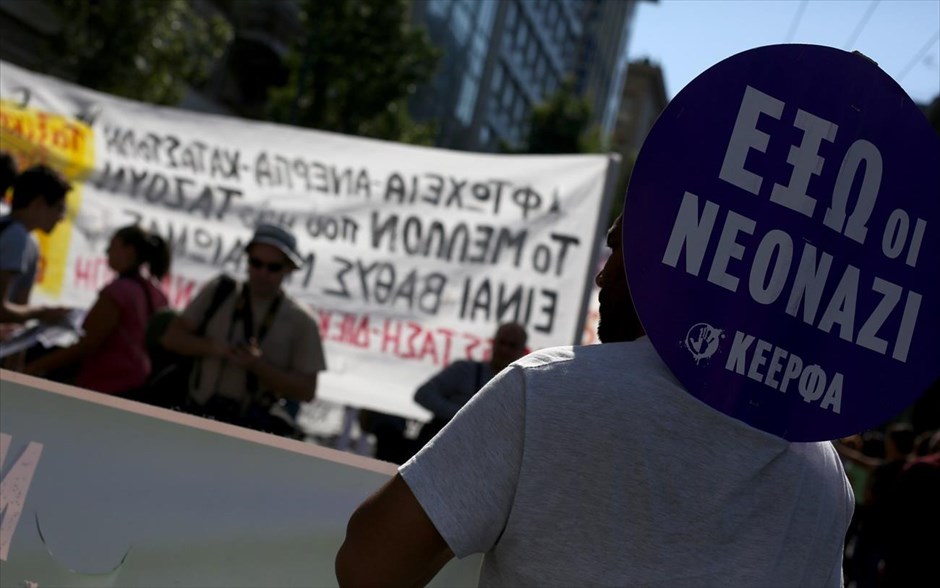 Απεργιακές συγκεντρώσεις στο Σύνταγμα. Συγκέντρωση και πορεία από τα συνδικάτα του Δημόσιου και του Ιδιωτικού τομέα.